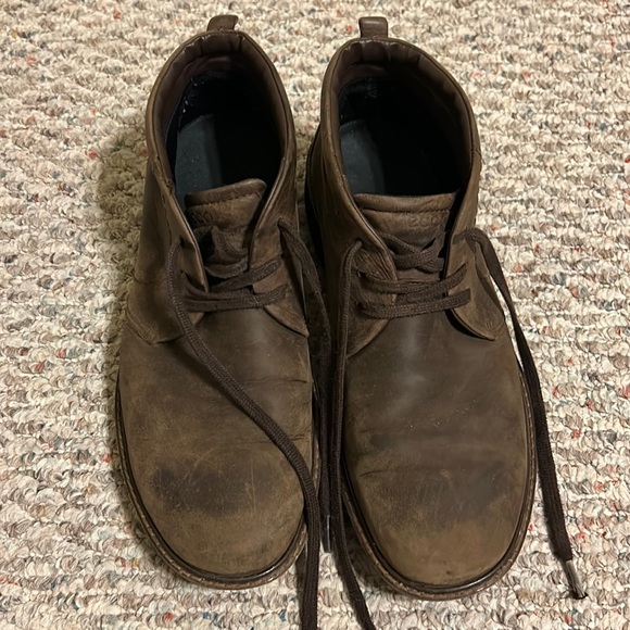 Men’s ECCO waterproof leather rubber sole chukka boots 🥾 size 10